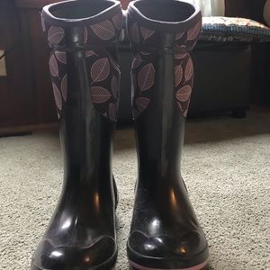 Gently used Bogs, perfect for snow and rain!